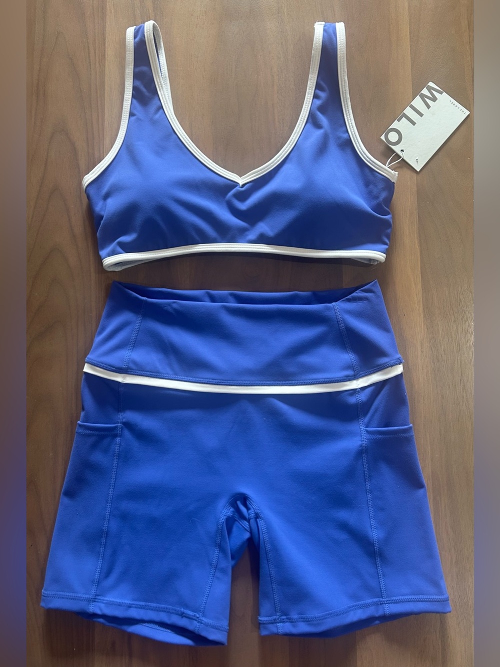 Wilo The Label - Blue Contrast-Trim Sports Bra & High-Waist Shorts Set